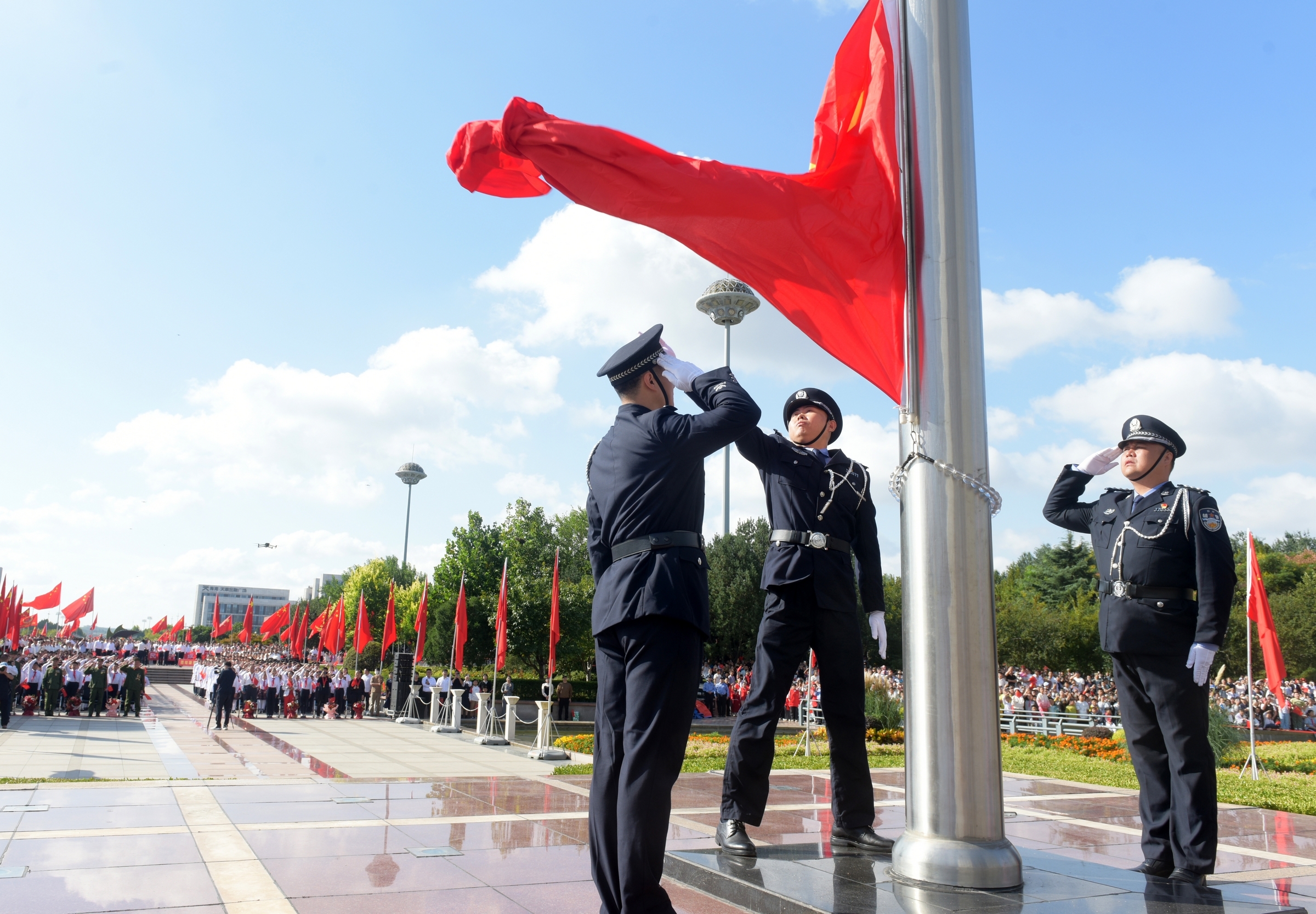 胶州市隆重举行庆祝中华人民共和国成立75周年升国旗仪式