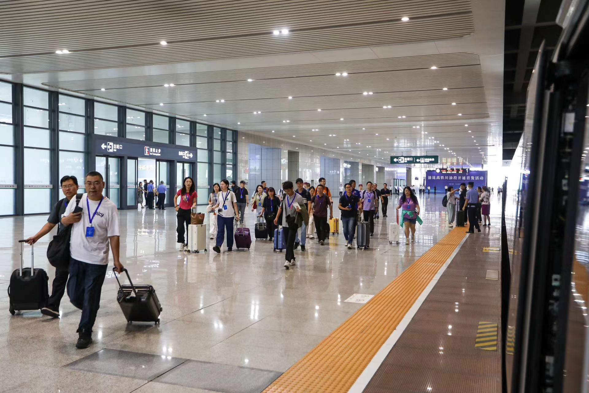 ▲9月29日，渝昆高铁渝宜段正式通车。记者 尹诗语 摄