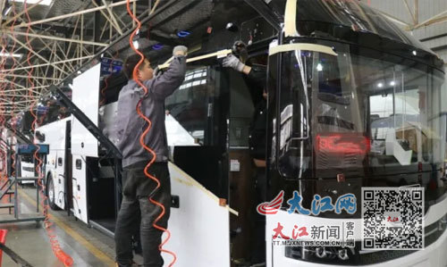 江西凯马百路佳客车有限公司客车总装部。