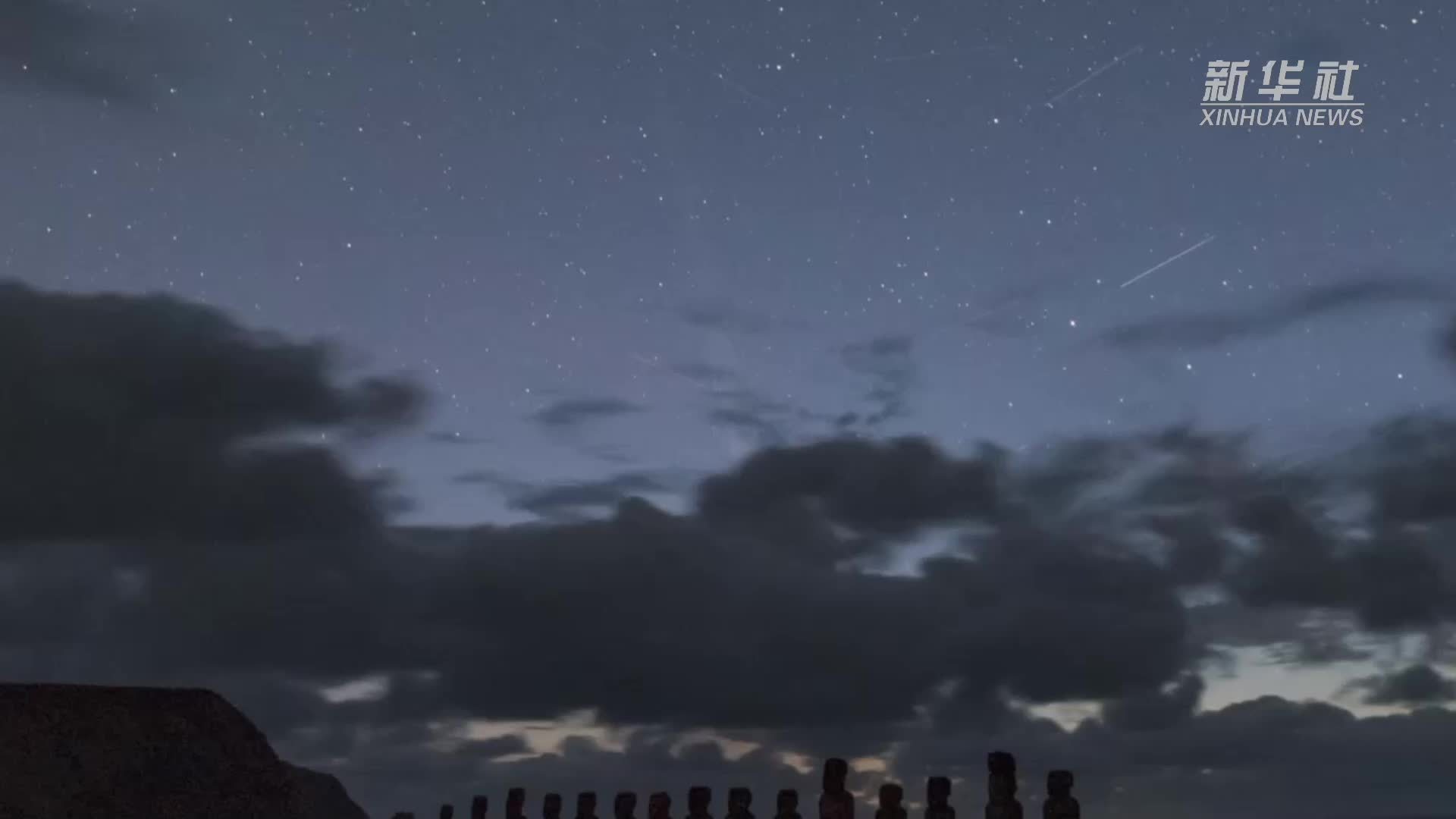 必看！“年度最值得期待彗星”与复活节岛石像同框