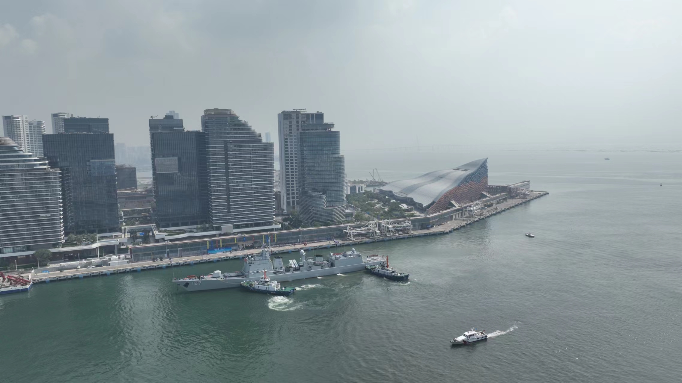 蛇口海事局圆满完成深圳舰回访深圳期间海上安全保障工作