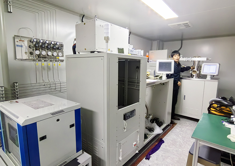 钻石“种植室”。