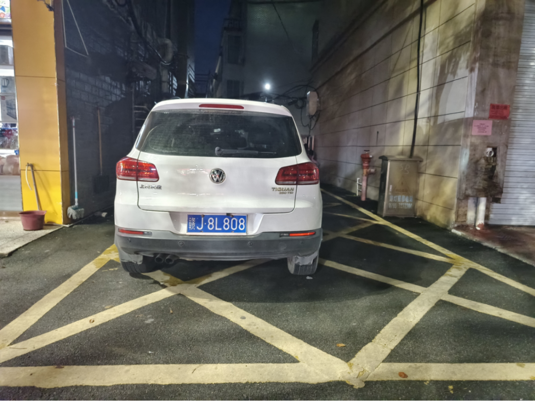 曝光！萍乡这些车辆乱停乱放 违法占用消防通道