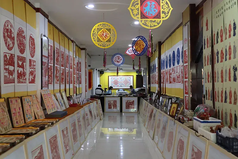 付忠民剪纸艺术馆的部分剪纸作品　韩娅溪/摄