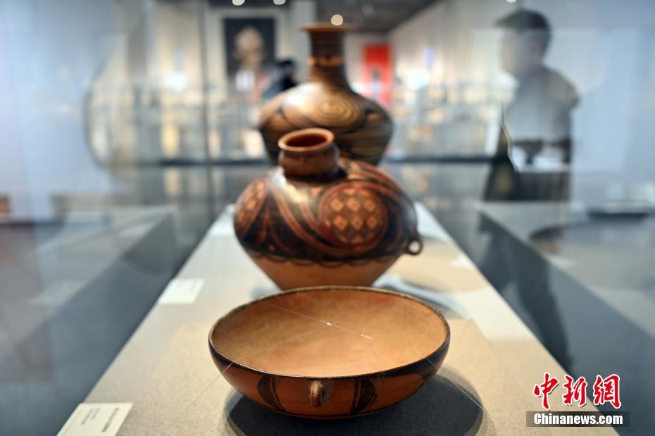 台湾陶艺大师精品亮相甘肃　与"彩陶之乡"擦出什么火花