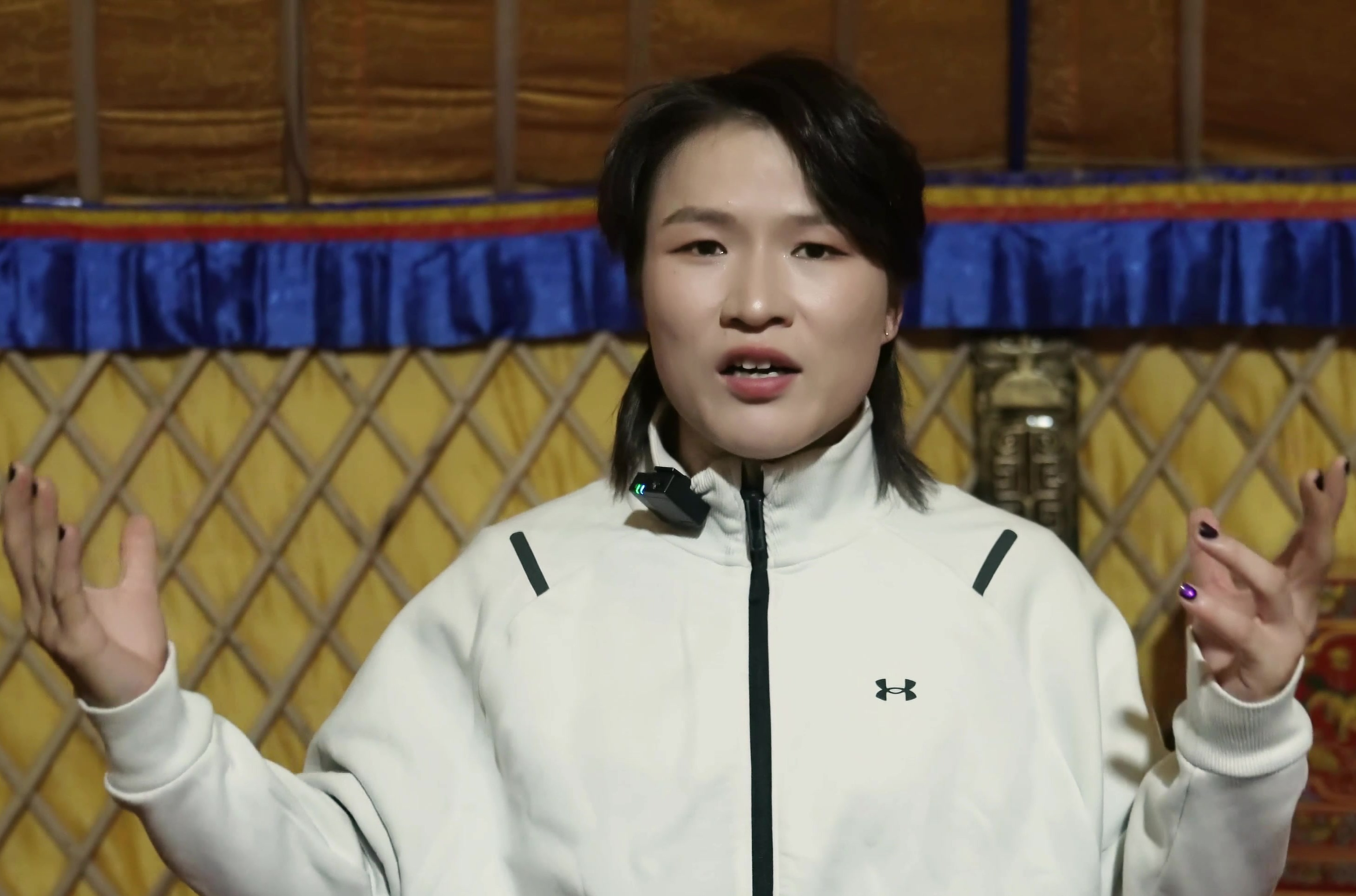 亚洲首位UFC世界冠军张伟丽在2024阿拉善英雄会现场首谈心目中的“真英雄”