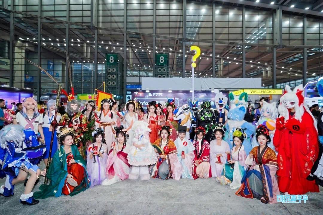 首日突破1.2万人次！2024深圳动玩嘉年华10月1日焕新开幕