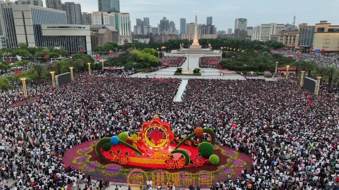 “一亿旅客已抵达南昌”……江西开启“人山人海”模式