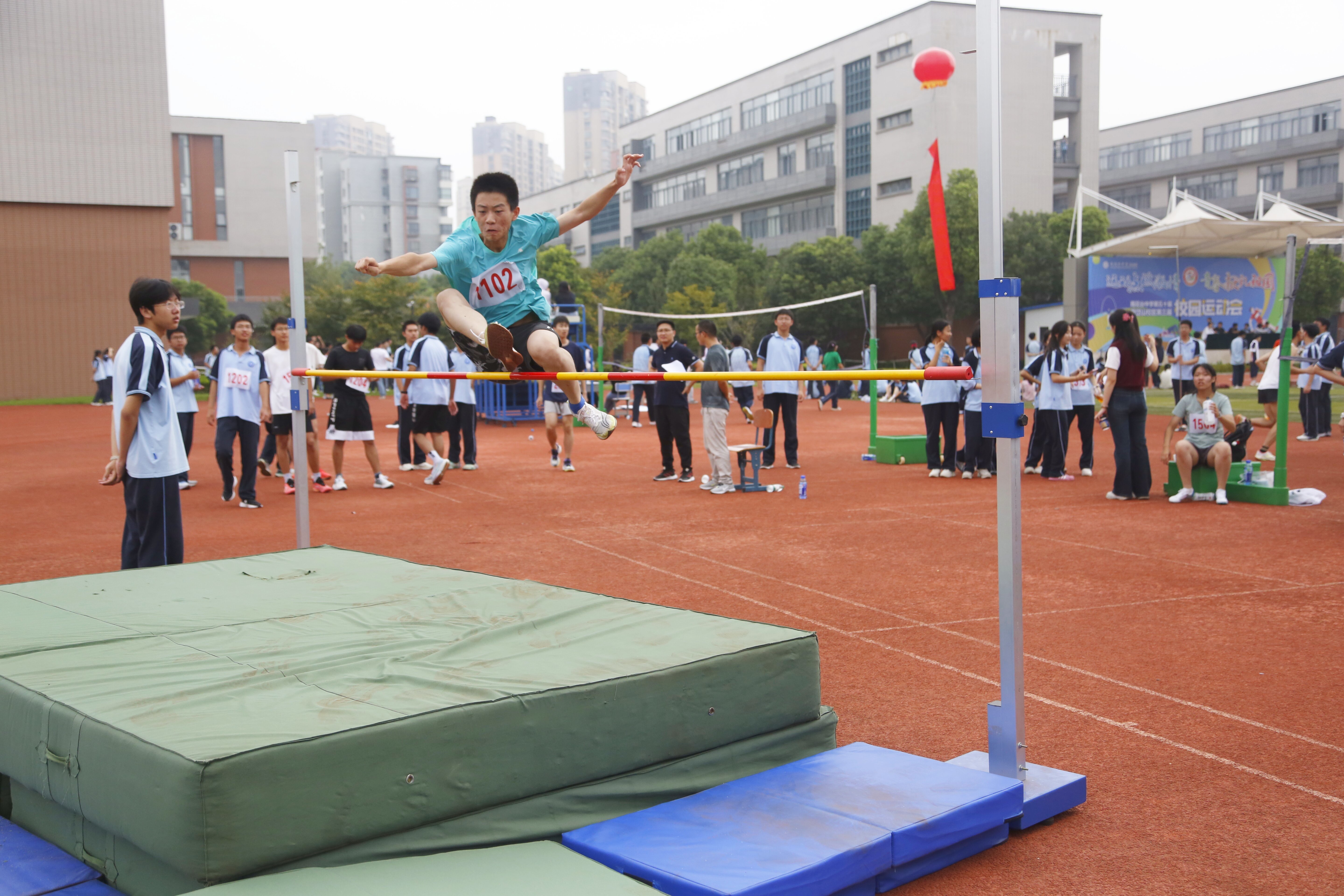 雨花台中学第五十届暨岱山校区第三届校园运动会圆满举办