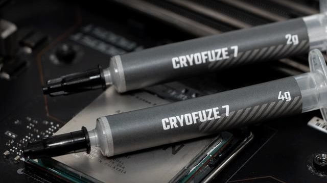 酷冷至尊推出CyroFuze 7導熱膏與CyroNamics相變導熱墊