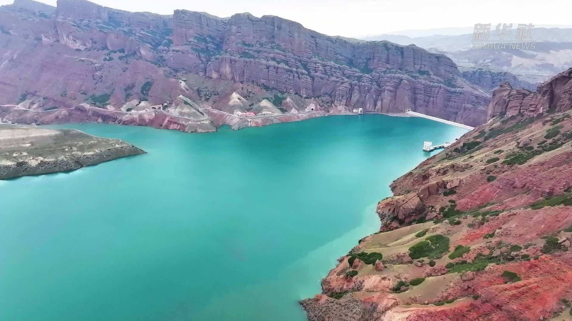 千城胜景｜新疆呼图壁：石门水库蓄水丰盈 风景壮阔