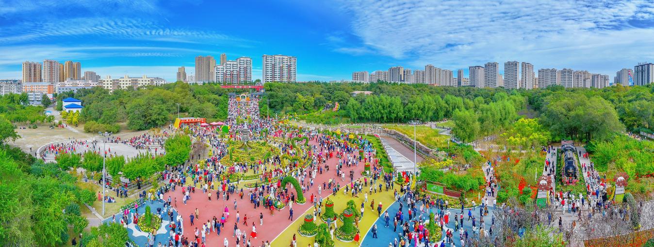 菊花展人潮如织