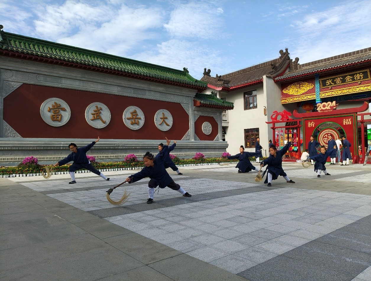 国庆游武当：大岳武当城特色展演精彩纷呈