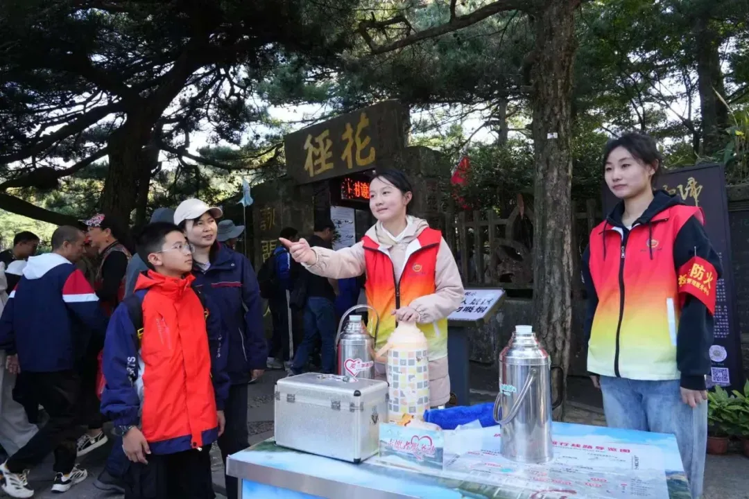 “一亿旅客已抵达南昌”……江西开启“人山人海”模式