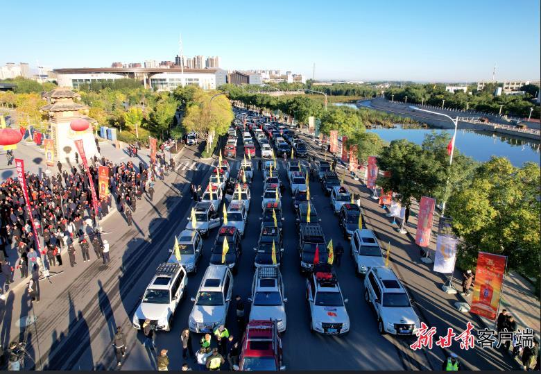 天马湖畔，热潮涌动。新甘肃&middot;甘肃日报记者　金奉乾　摄