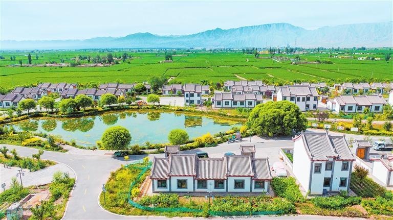 甘州区甘浚镇高家庄新村风景如画　新甘肃·甘肃日报通讯员　杨潇