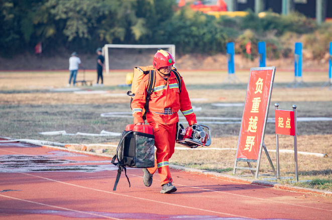 比武练兵展风采 “森防勇士-2024”武汉市森林消防职业技能竞赛震撼开场！