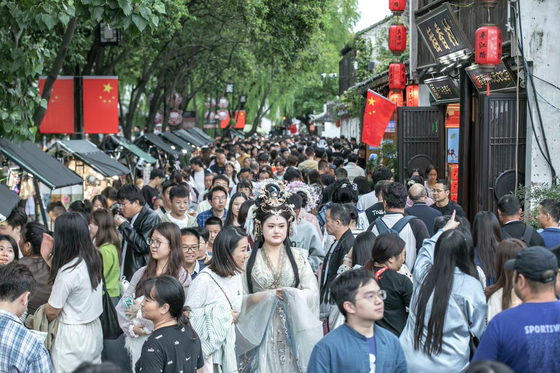 1285.6万人次！进入假日模式的苏州，火力全开！