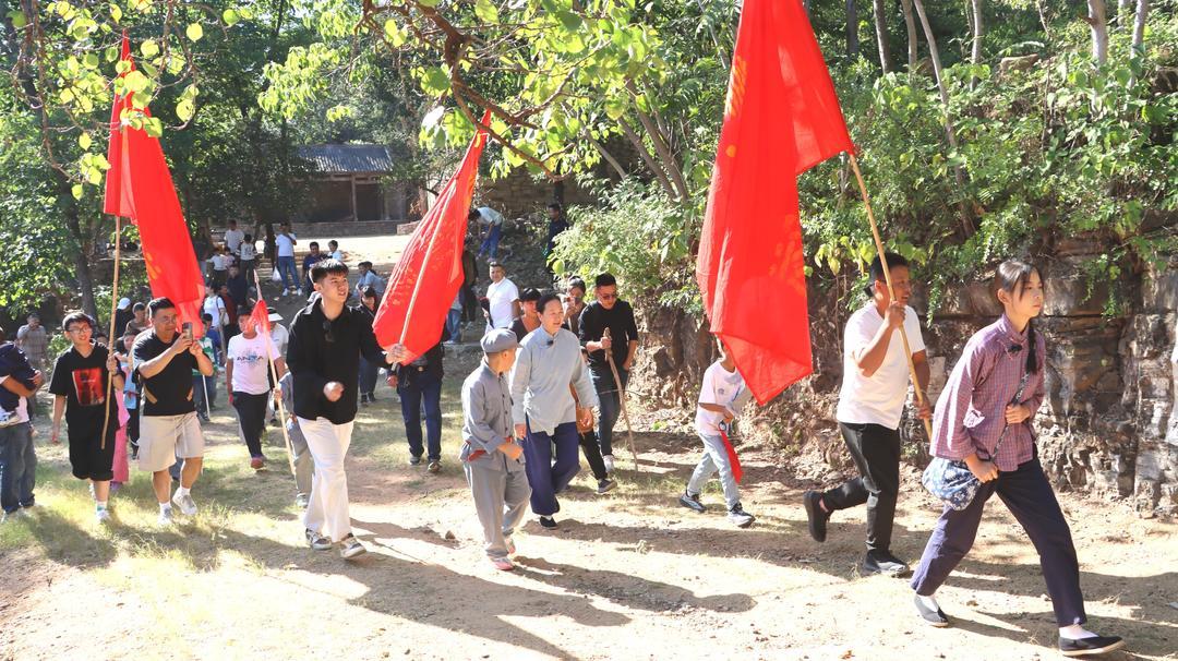 临沂《重走支前路》节目现场。