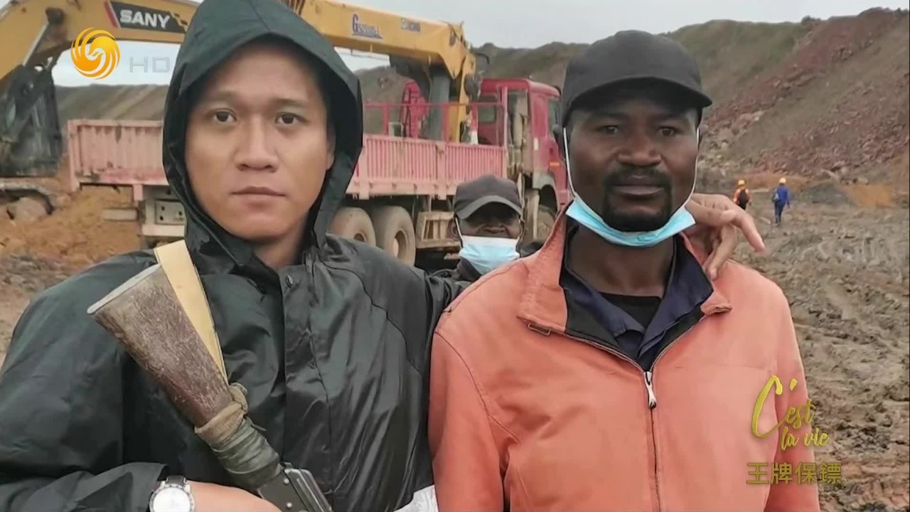 保镖扬仔的人生：14岁辍学混社会，在剧组做过武打替身，还曾当过雇佣兵