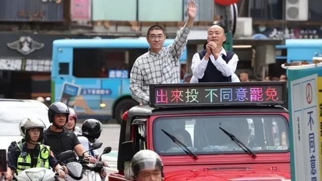 韓國瑜最後關頭陪同謝國梁掃街，呼籲基隆市民要仔細思考