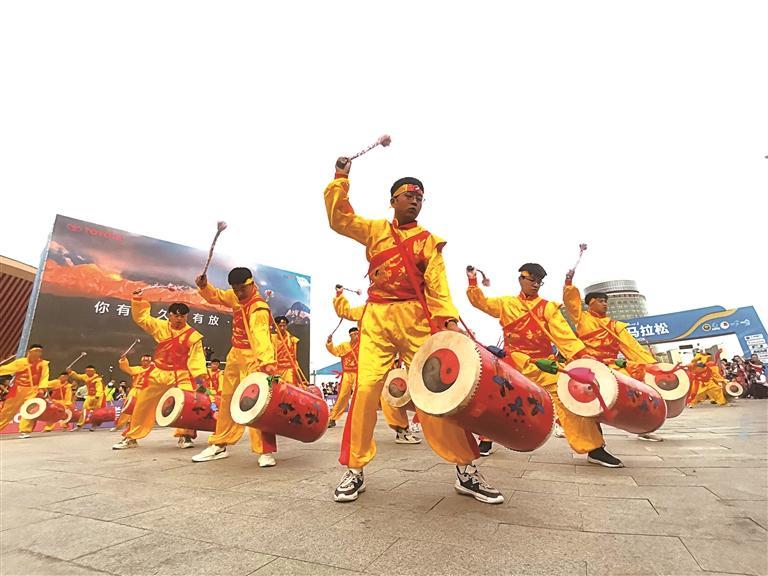 勇猛刚健，独具西北特色的兰州太平鼓。