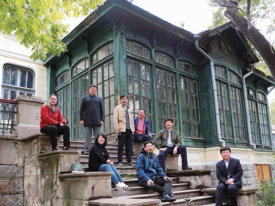 文学世家的黑土情怀 | 诗人肖凌编著新作《一首诗的聚会》出版