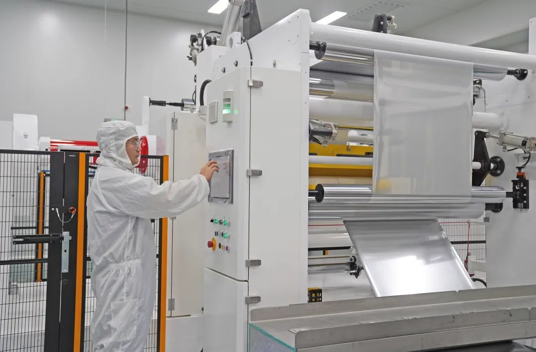 图为狮子山高新区至信博远企业生产车间一角。