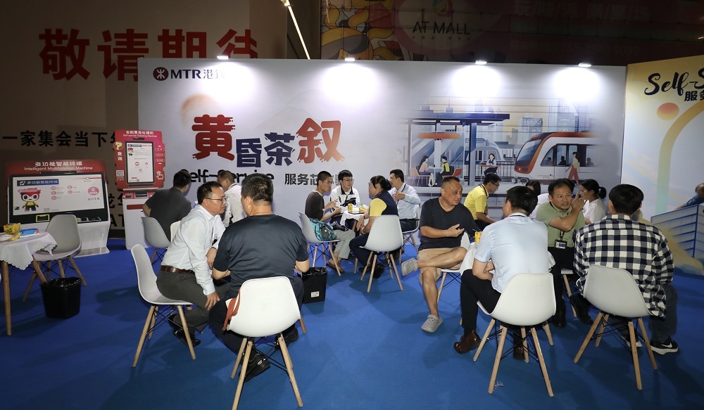 活动得到乘客和社区居民的热情支持与参与