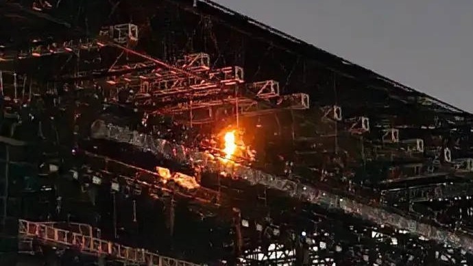 SEVENTEEN演唱会因意外着火 目前尚不清楚具体原因封面图