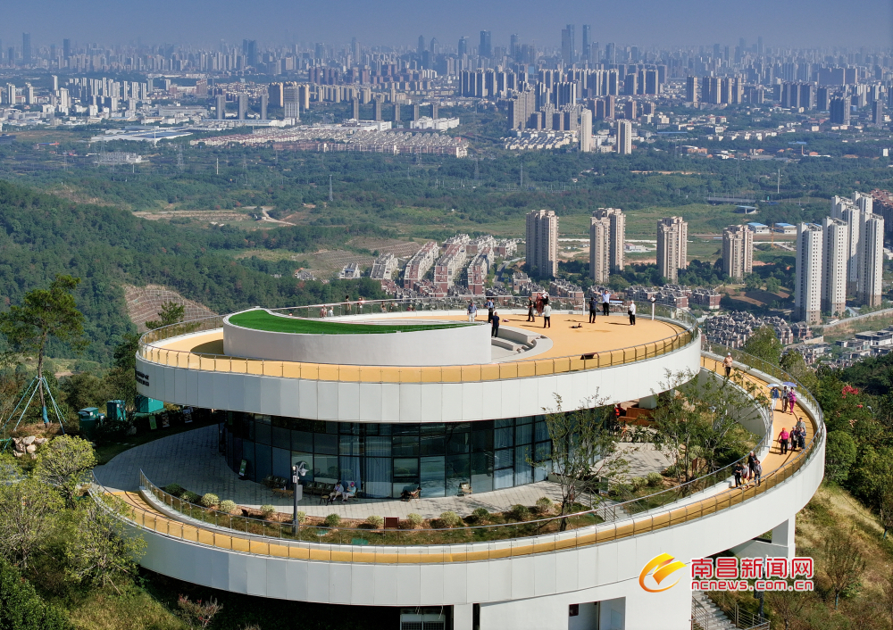 南昌蟠龙峰景区：远眺南昌全貌 近赏梅岭青翠（图）