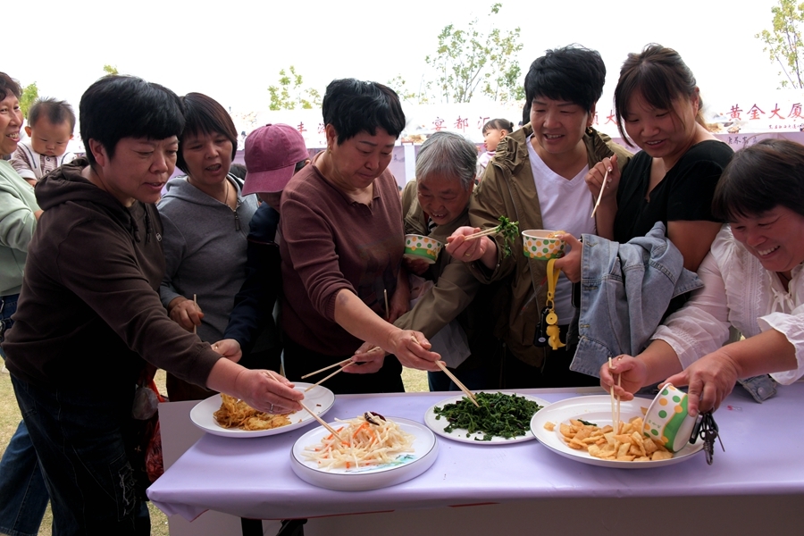 10月11日，2024第二届洛阳“嵩州药膳宴”大赛现场。