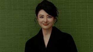 56岁周涛写真曝光，曾主持春晚16年，如今状态依旧不输一线小鲜花封面图