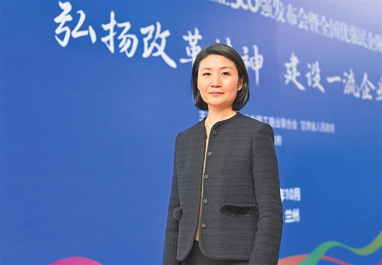 李佳