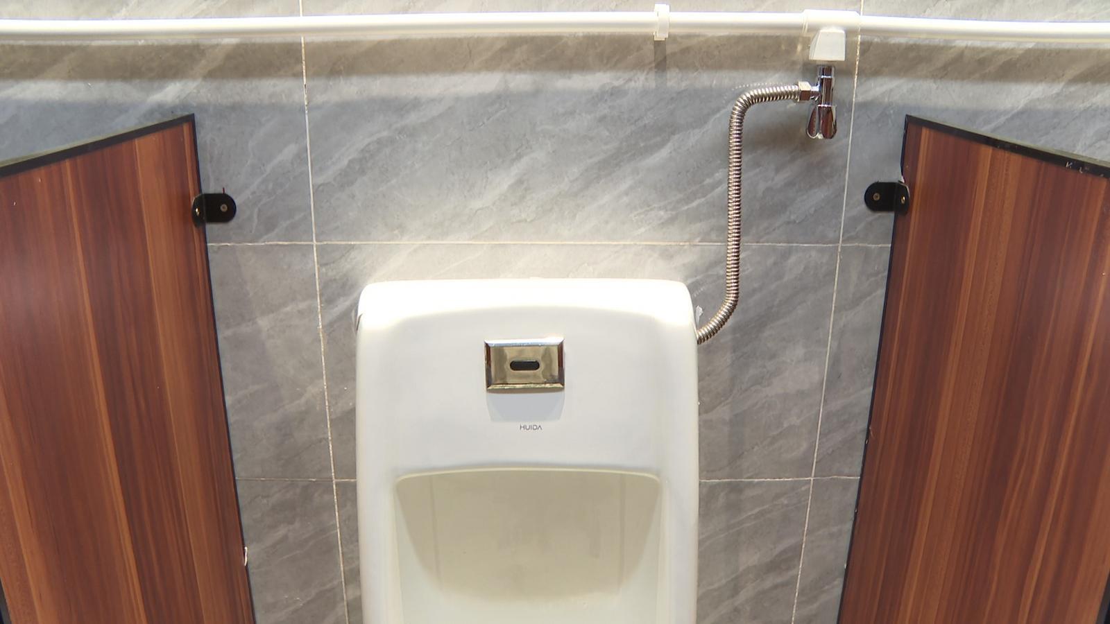 公厕改造升级大变样　永昌节水行动“厕”记