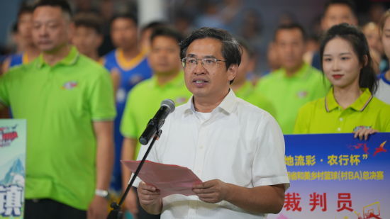 赣州市委常委、南康区委书记何善锦在开幕式上致辞