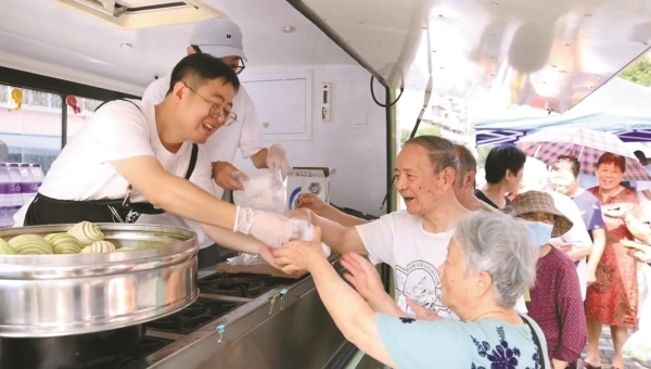 宁波因地制宜办好老年助餐服务