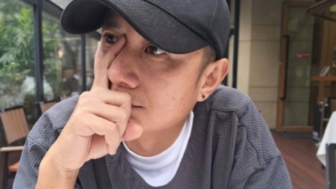 40岁文章近照曝光，模仿向佐动作引发热议，网友纷纷催他复出拍戏封面图