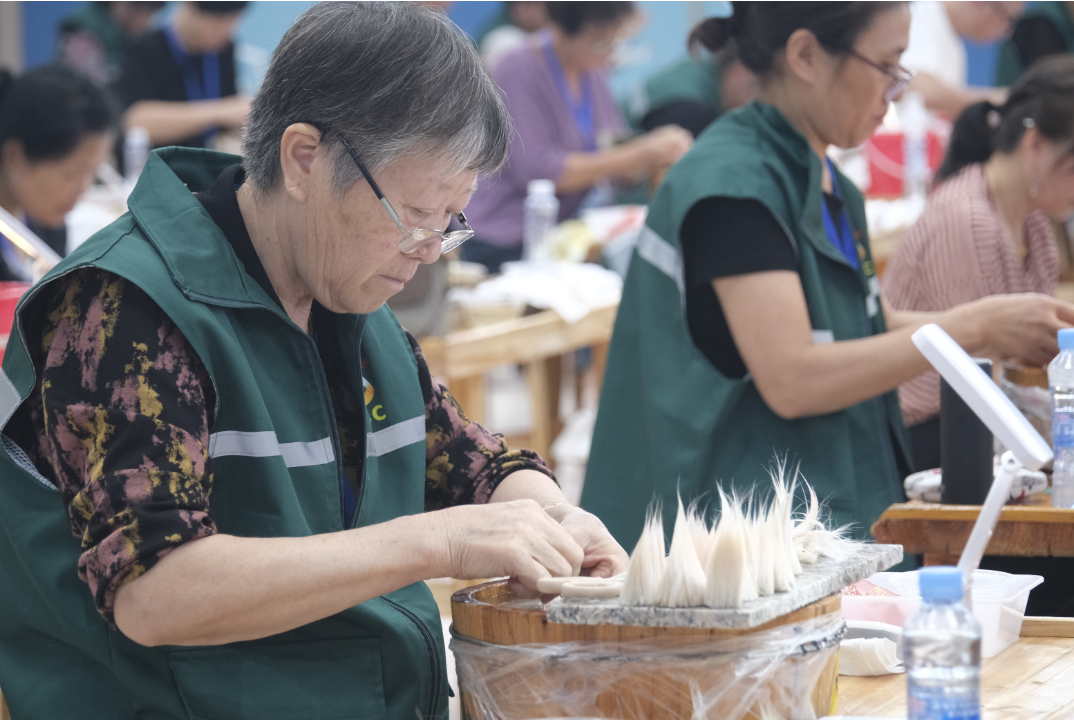 “笔匠”齐聚江西进贤竞技 助推技艺传承与发展