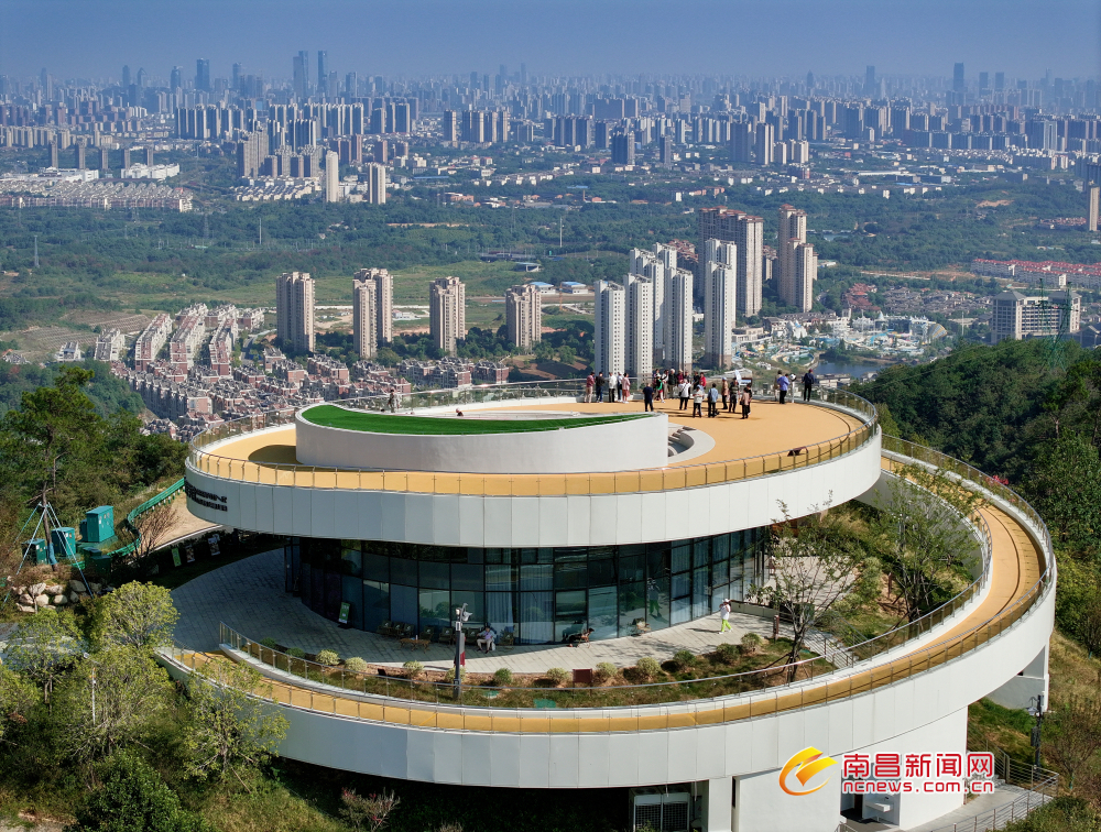 南昌蟠龙峰景区：远眺南昌全貌 近赏梅岭青翠（图）