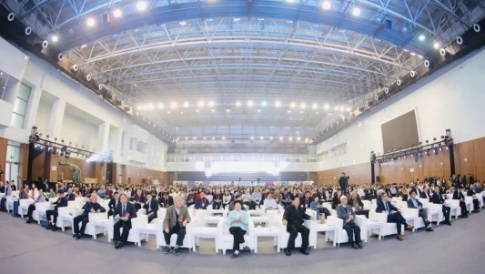 合肥一中党委书记封安保受邀参加第十一届全国中小学校长论坛,并作