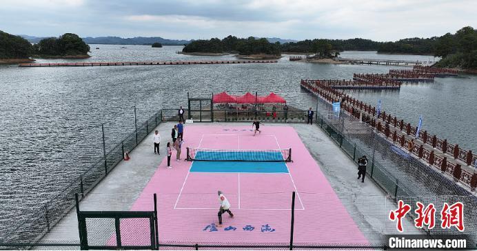 图为2024“华体杯”中国匹克球公开赛江西庐山西海城市赛现场。庐山西海风景区供图