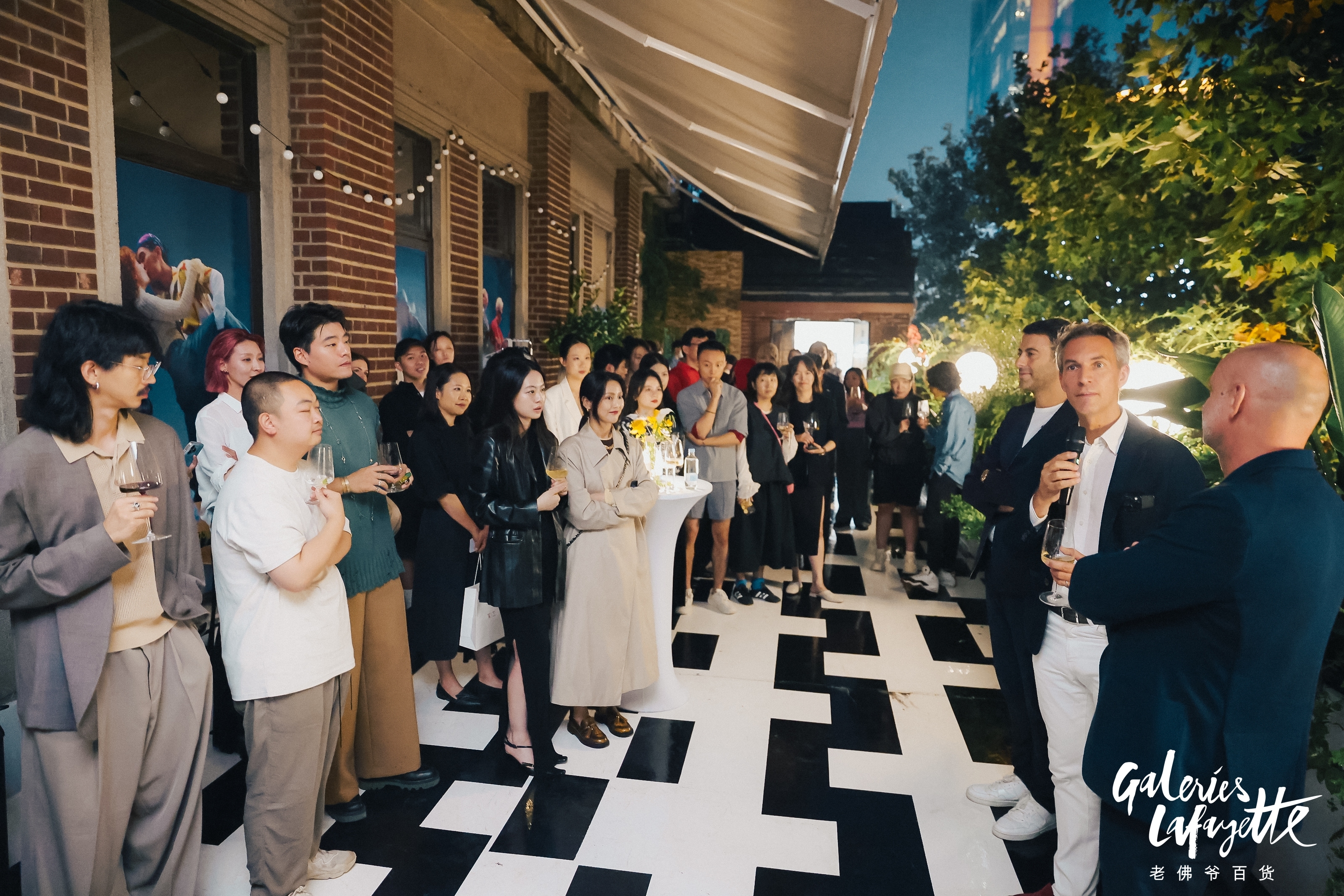 130岁正当年!老佛爷百货周年庆典再谱法式传奇,引领时尚与消费新风潮