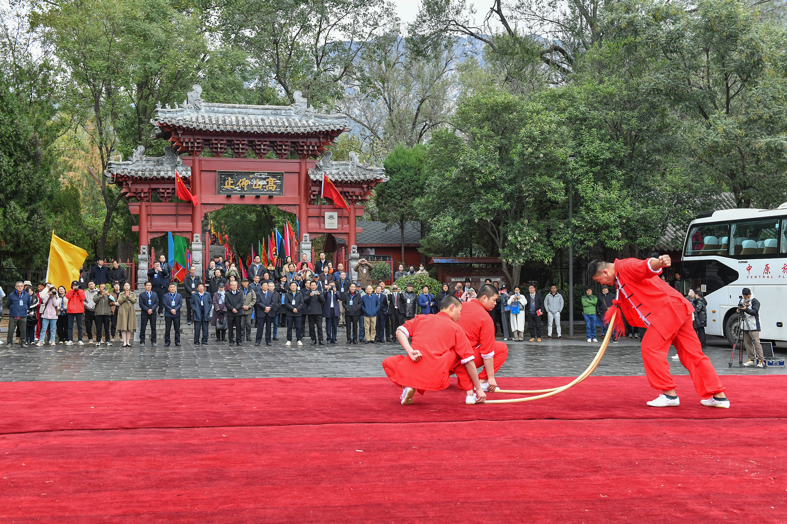 第十三届嵩山论坛年会成功举办：让文明交流互鉴成为维护世界和平的纽带