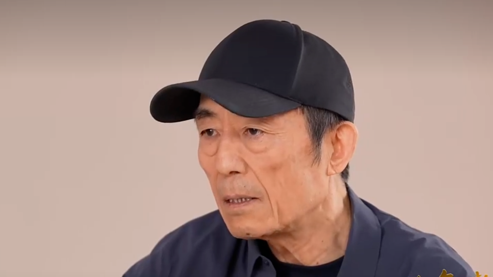 张艺谋透露《三体》进度：只拍一部、大幅删改、引入人工智能封面图