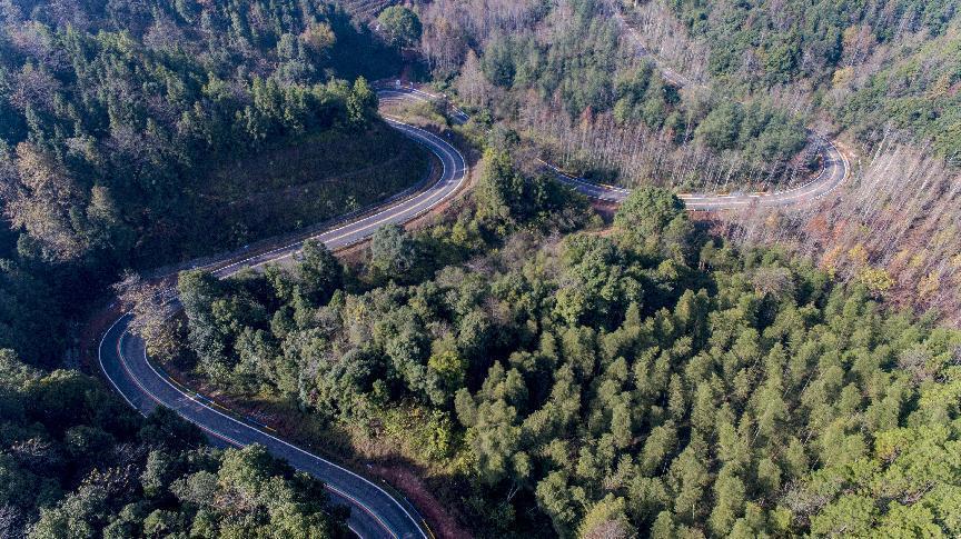 德兴交通十年巨变：从瓶颈到枢纽 畅通百姓致富路