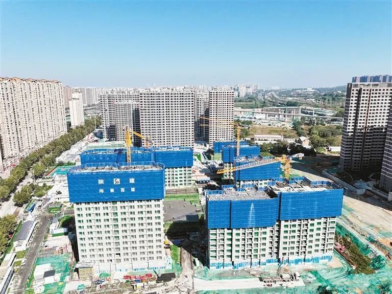 灞桥区三殿片区“保回迁”项目建设现场。