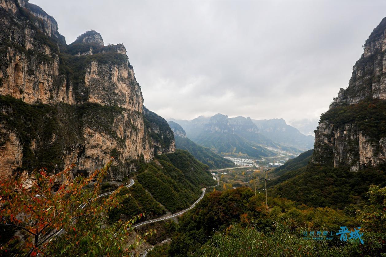 锡崖沟挂壁公路。