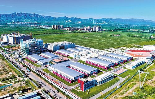 图为日前拍摄的怀来县秦淮大数据产业园。 本报记者 耿辉摄
