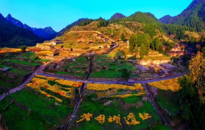 喜迎旅发会︱“福福”、“蓉蓉”喊你走进永顺，“湘”见芙蓉镇！